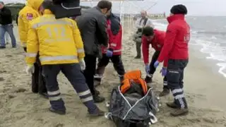 Mueren más de 30 refugiados al intentar llegar a Grecia