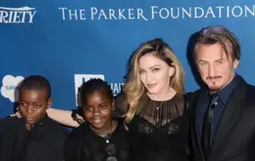 Madonna sorprende al declarar en público su amor por actor Sean Penn