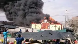 Pavoroso incendio redujo a cenizas una parroquia en Ilo