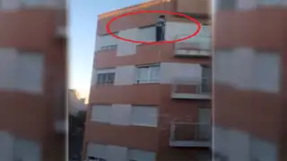 España: hombre muere al intentar ingresar a su casa por la ventana