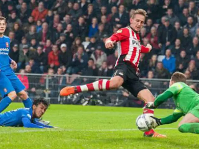 El error de Renato Tapia en la derrota del Twente ante el PSV