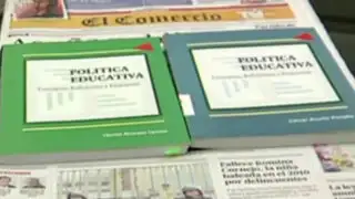 Denuncian que César Acuña copió libro de su profesor