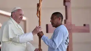 Papa cierra gira mexicana con visita a una cárcel de ciudad Juárez