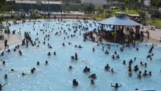 Disfruta un día de verano en la piscina más grande de Lima