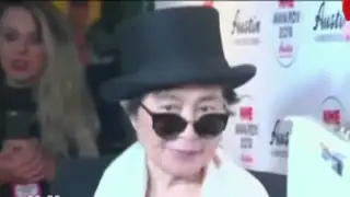 EEUU: Yoko Ono regresa a casa tras hospitalización