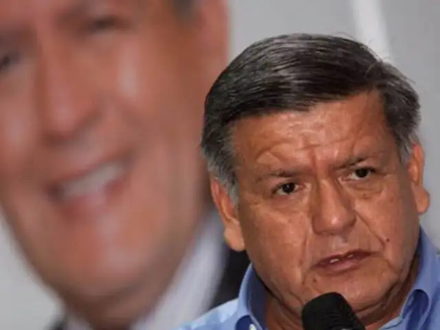 César Acuña no se presentó ante fiscalía que investiga presunto plagio