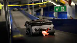 VIDEO: así roban objetos de tus maletas a pesar de tener varios candados