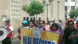 Trabajadores del Inabif protestaron por recorte de presupuesto