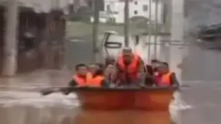 China: lluvias torrenciales provocan desborde de río