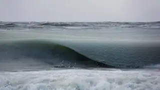 FOTOS: algo extraño sucede con estas olas y cuando lo descubras no lo podrás creer