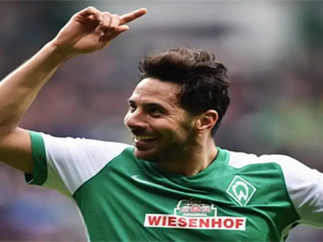 Claudio Pizarro anotó y se convirtió en goleador histórico del Werder Bremen