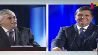 Debate presidencial: Fernando Olivera arremete ferozmente contra Alan García