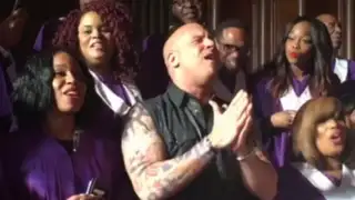 VIDEO: Vin Diesel sorprende a seguidores con canto junto a coro