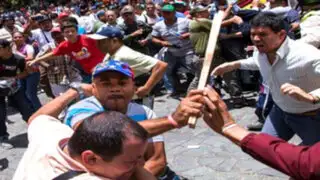 Venezuela: chavistas atacan violentamente a opositores del gobierno