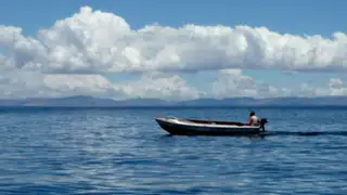 Puno: pescador desaparece tras voltearse lancha en Lago Titicaca