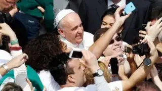 Papa Francisco a jóvenes: "La felicidad no es una app que se descarga en sus teléfonos"