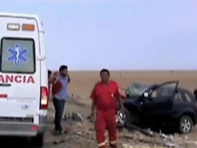 Tacna: aparatoso choque entre autos deja dos muertos