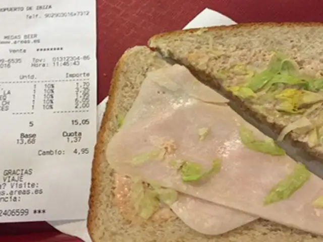 El sándwich 'premium' que indignó a una turista en el aeropuerto de Ibiza