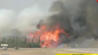 Incendio forestal sigue fuera de control en Canadá