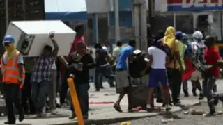 Venezuela: bloquean calles y avenidas por falta alimentos