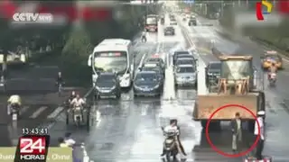 VIDEO: abaten a conductor que causó pánico en calles de China