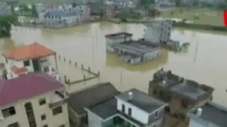 Desborde de ríos destruye miles de viviendas en China
