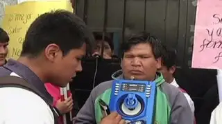 Protestan por posible cierre de única escuela braille del país