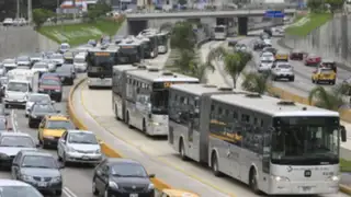 Metropolitano: vehículos siguen invadiendo vía exclusiva