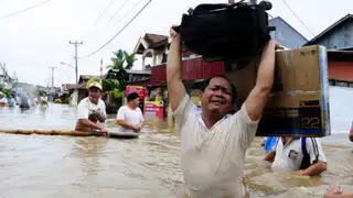 Más de 35 muertos deja inundaciones y deslaves en Indonesia