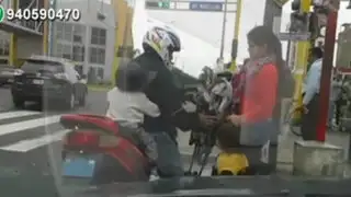 Trasladan a niños en moto sin las mínimas medidas de seguridad