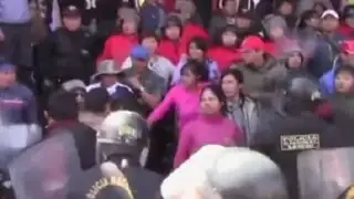 Huancayo: pobladores se enfrentan con policías durante protesta