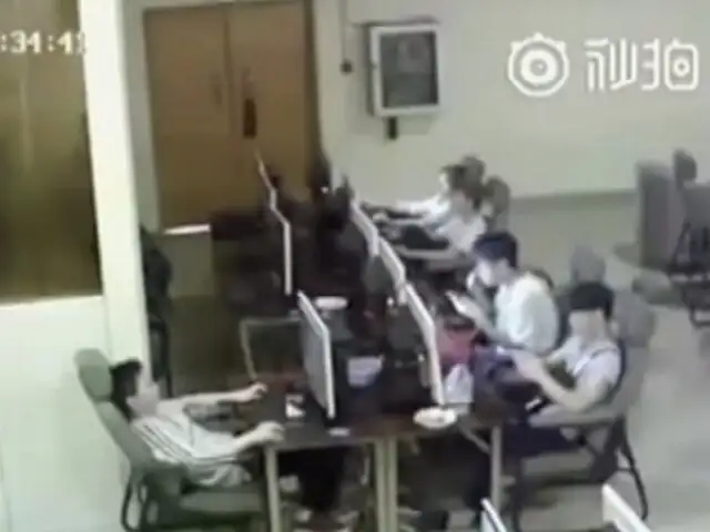 China: joven muere electrocutado en cibercafé