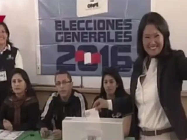 Candidata Keiko Fujimori emitió su voto en colegio de Surco