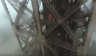 Francia: jóvenes rusos burlan seguridad y escalan Torre Eiffel