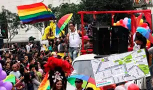 Multitudinaria y colorida: revive la Marcha del Orgullo LGBT en Lima