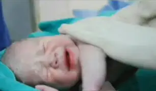 Bebé nació en medio de bombardeos en Siria