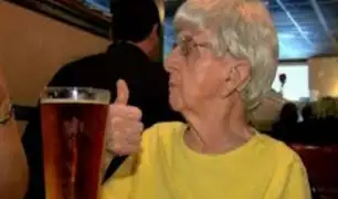 Anciana de 103 años afirma que su secreto de longevidad es la cerveza