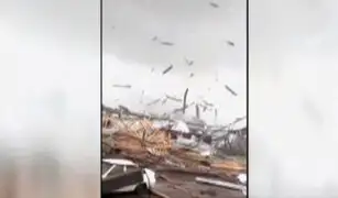 Tornado derrumba gigantesca grúa en Rusia