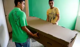 Crisis en Venezuela: fabrican ataúdes de cartón