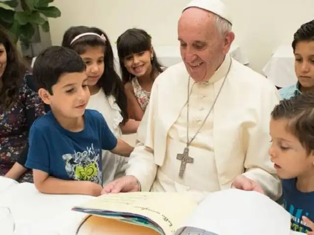Papa Francisco almorzó con 21 refugiados sirios en el Vaticano