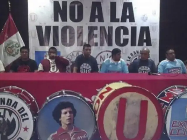 Barras de clubes peruanos se unen en contra de la violencia