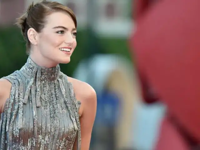 Emma Stone deslumbra en Festival de Cine de Venecia