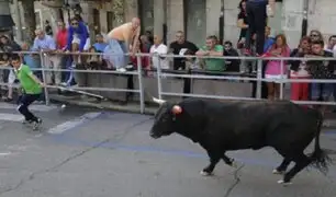 España: hombre queda grave tras ser embestido por toro