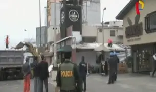 Surquillo: demolieron parte de conocido restaurante por ocupar vía pública