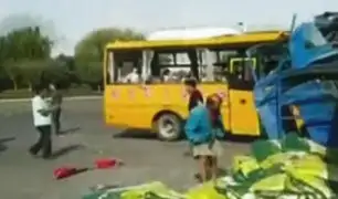 China: dos muertos y once heridos tras colisión entre camión y bus escolar