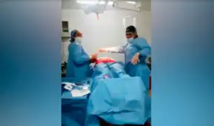 YouTube: indignación por cirujano bailando en plena operación
