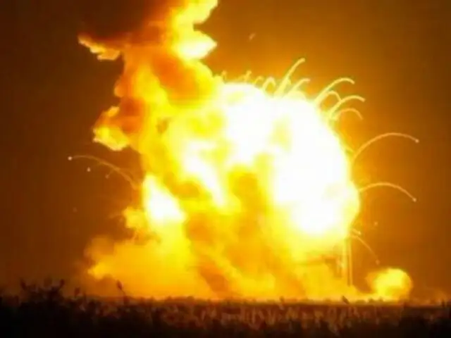 Explosión de cohete SpaceX destruye satélite de Facebook