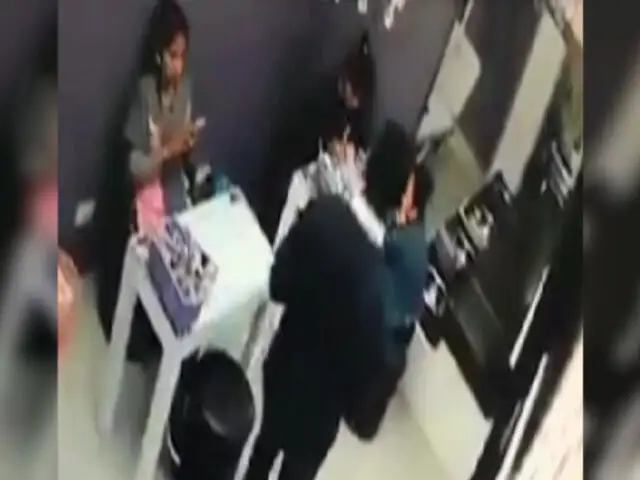 VIDEO: roban celular a conocida integrante de reality