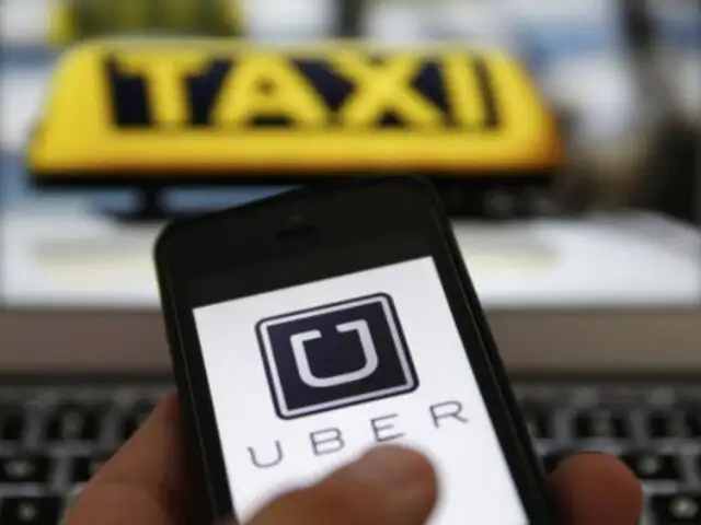 Continúan reclamos de taxistas contra aplicación Uber en Lima