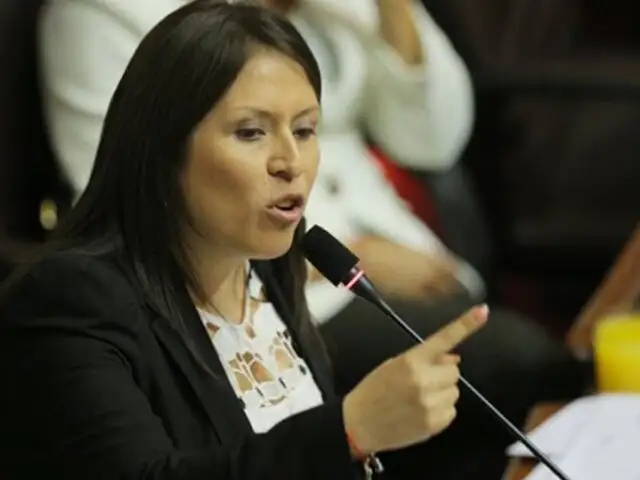 Yeni Vilcatoma presentó otra denuncia constitucional contra fiscal Pablo Sánchez
